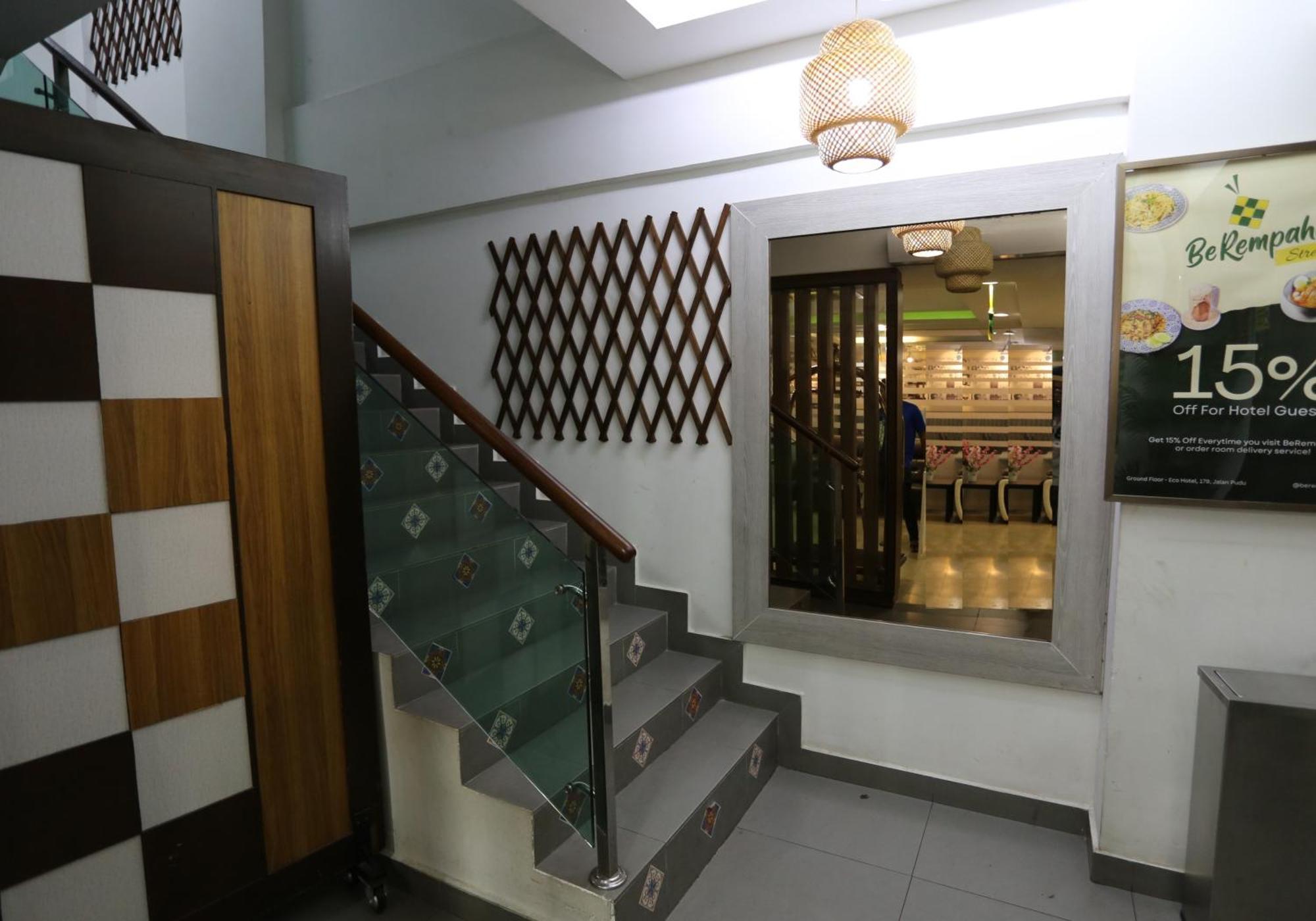 Eco Hotel At Bbcc Куала-Лумпур Экстерьер фото